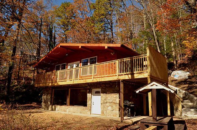 #820 Honeymoon Hideaway Villa Гетлинбург Екстериор снимка